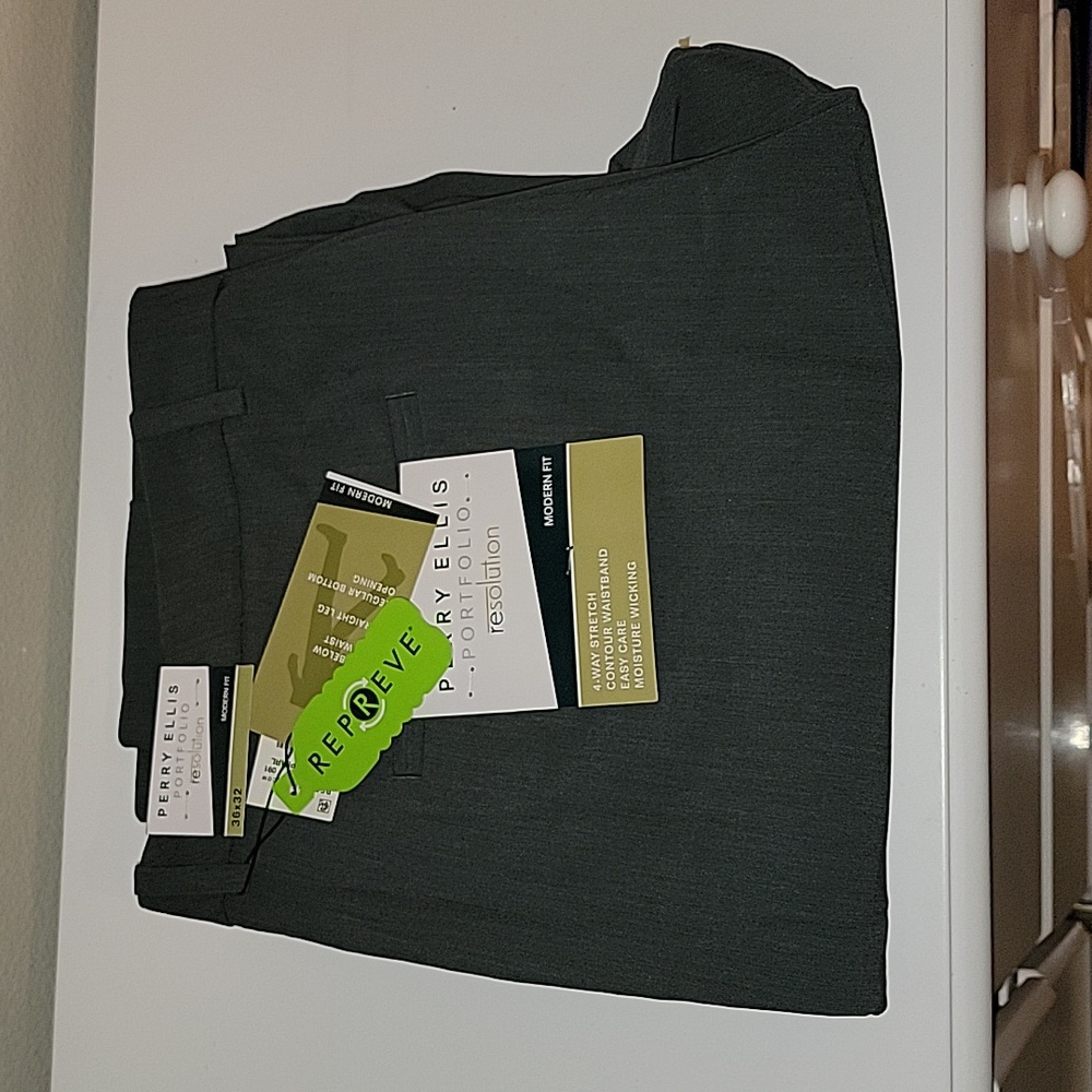 Perry Ellis Portfolio Men's Modern-fit Stretch Solid Resolution Pants 36x32 NWT